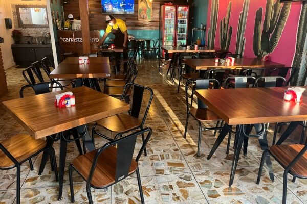 juego de mesas y sillas 4.1